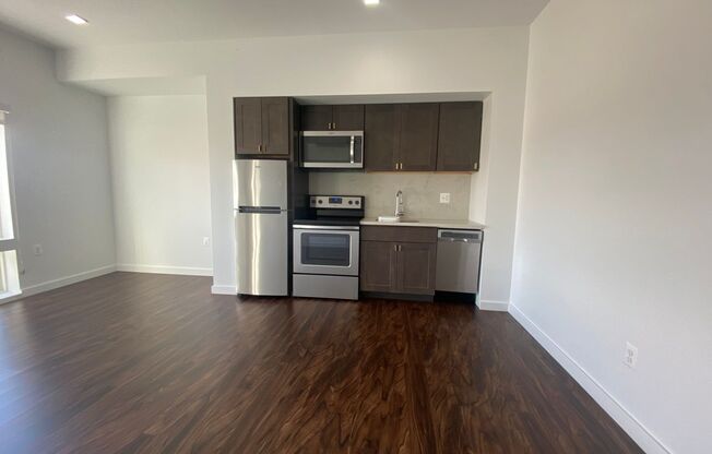 1 bed, 1 bath, 565 sqft, $1,607, Unit 404