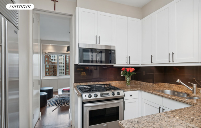 3 beds, 2 baths, 1,285 sqft, $9,975, Unit 17S