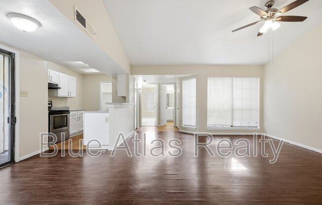 3048 NAVARRO LN