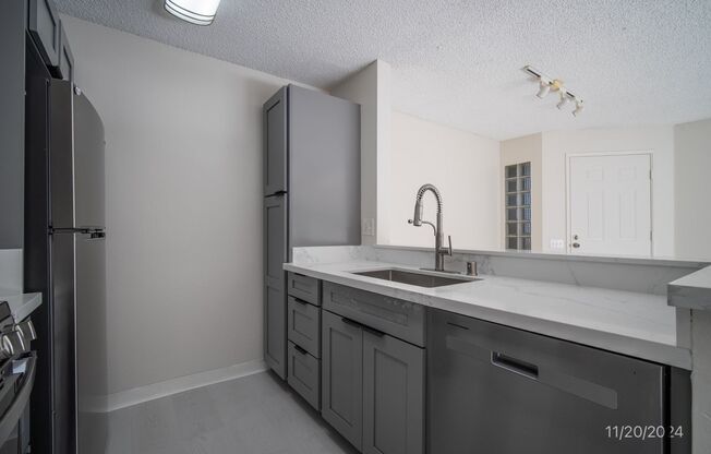 2 beds, 2 baths, $2,500, Unit # 35B