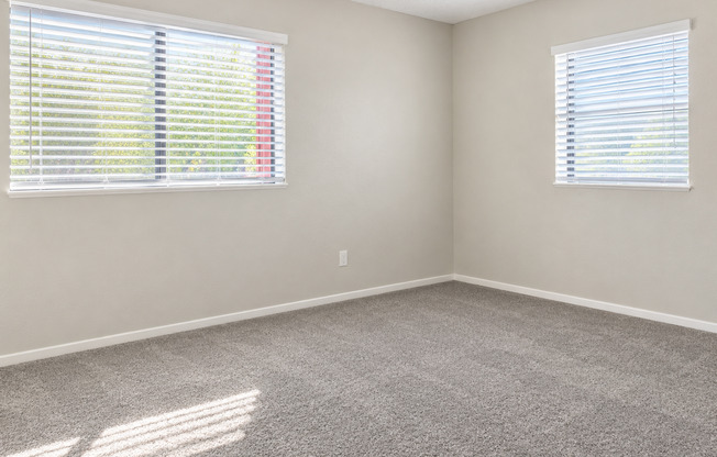 2 beds, 2 baths, $2,100, Unit 31