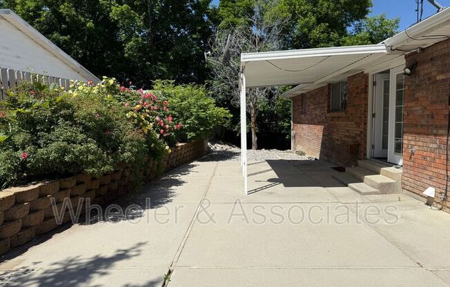 1597 NAVAJO DR
