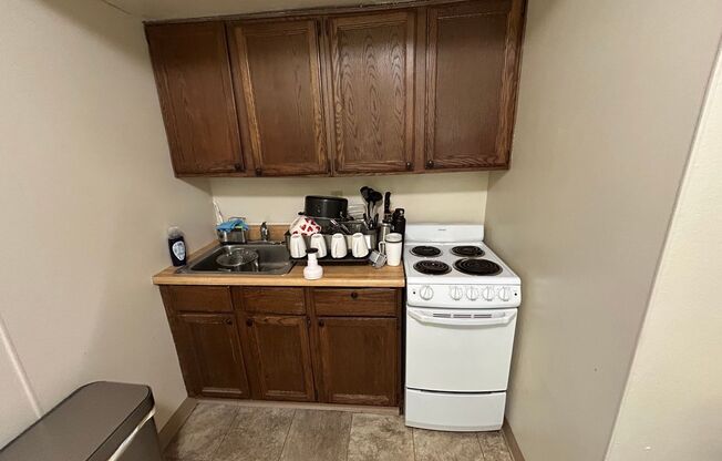 1 bed, 1 bath, $895, Unit 405