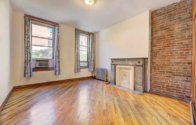 858 10 AVE