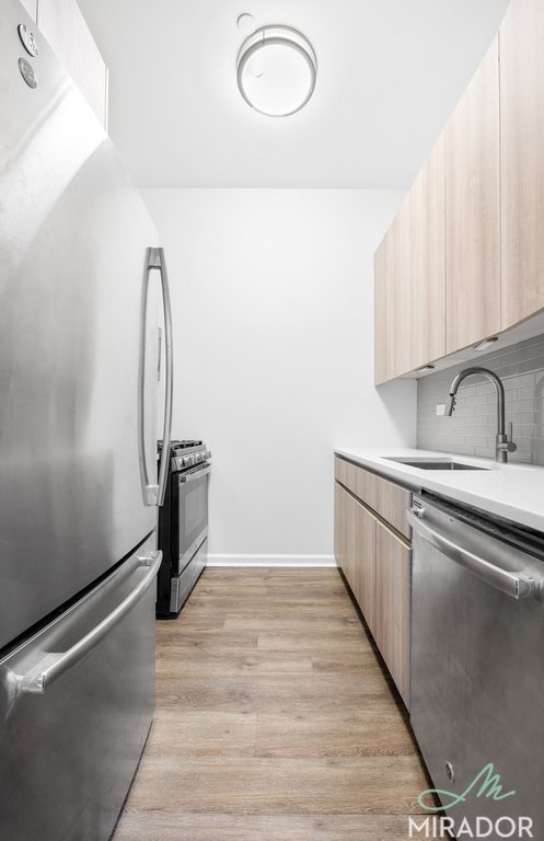 1 bed, 1 bath, $4,100, Unit 11C