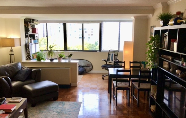 1 bed, 1 bath, 828 sqft, $3,600, Unit 6O