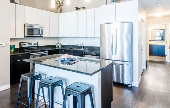 1 bed, 1 bath, 1,006 sqft, $1,769, Unit 322