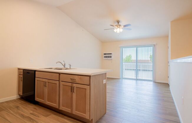 1 bed, 1 bath, 749 sqft, $1,324, Unit EC 4237-09