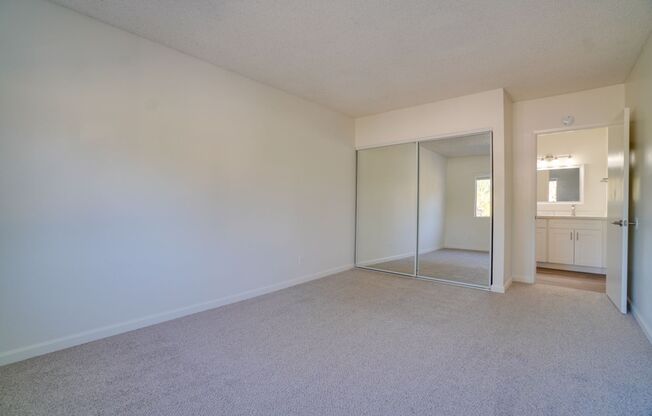 2 beds, 1 bath, $2,395, Unit 8324-43