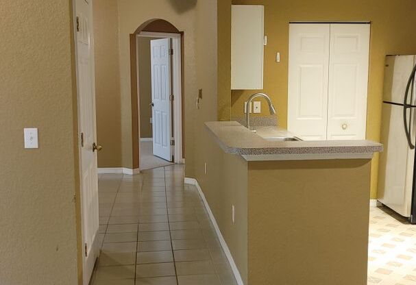 Lovely 2 bed 2 bath condo available