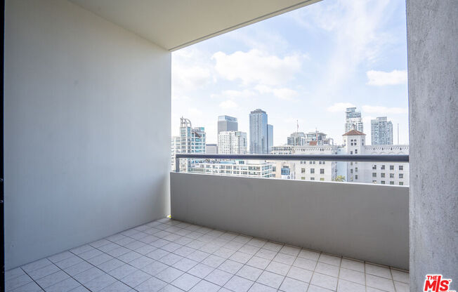 2 beds, 2 baths, 1,621 sqft, $4,800, Unit 1509