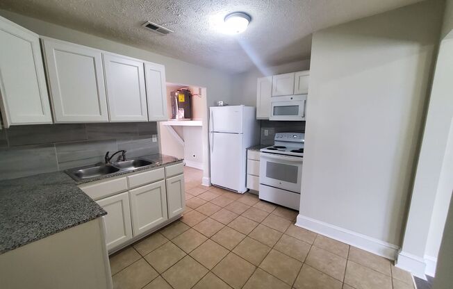 1 bed, 1 bath, $850