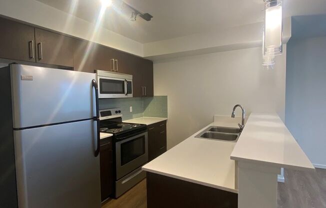 2 beds, 2 baths, 1,025 sqft, $3,095, Unit 2404-A