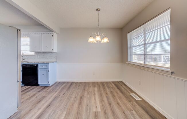 Newly renovated 3 bed / 2 Bath in Tulsa! Available Now!