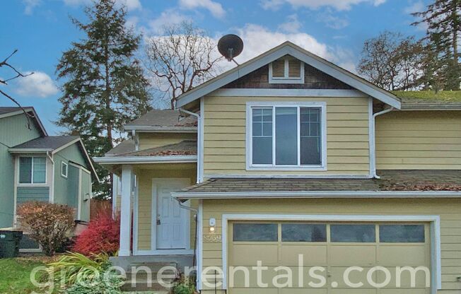 3BR 2BA Townhouse Located off Steilacoom Rd