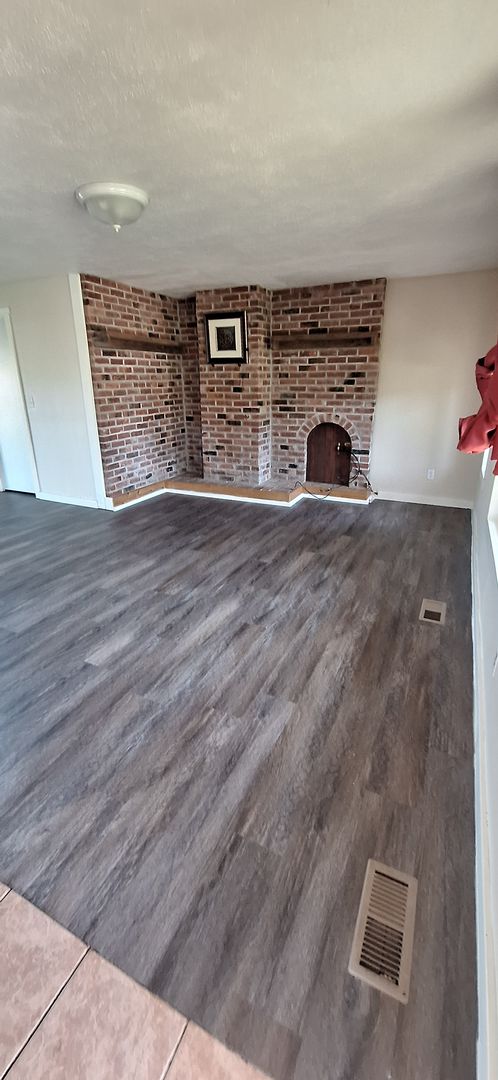 Single level pet friendly home - Move In Special