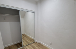 Beautiful 1 Bedroom In Los Angeles! Newly Remodeled! A must see unit !