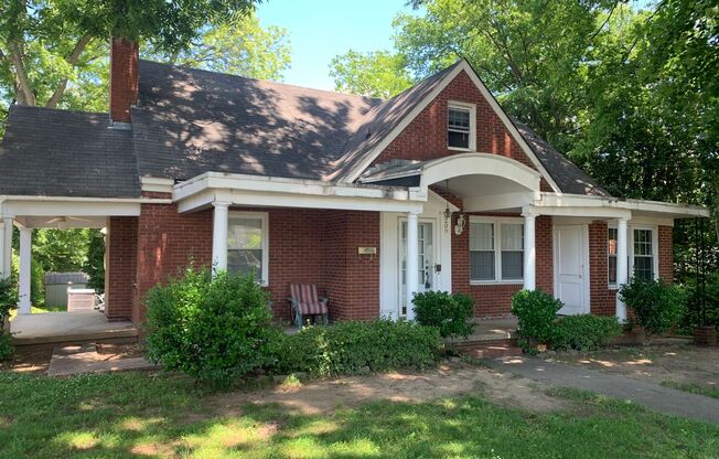 Spacious 4 Bed | 2 Bath House Near Downtown Raleigh *Move In Special!*