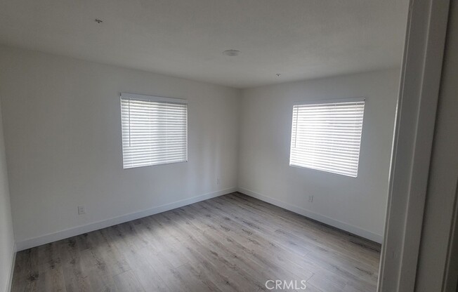 2 beds, 1 bath, 930 sqft, $2,600