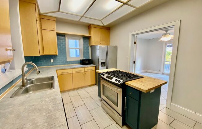 Awesome 4BD/3BA in prime Uptown! Remodeled w/ HGTV! 1 MONTH FREE! Avail. NOW!