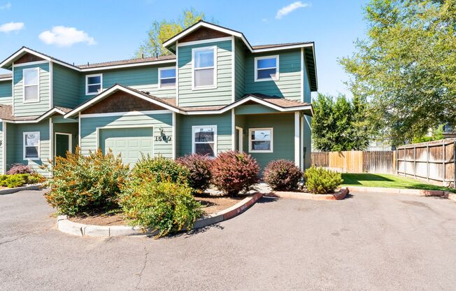 Live in Redmond Oregon