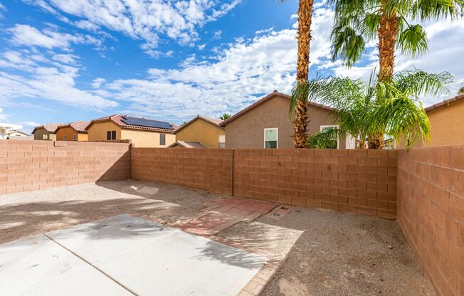 4 beds, 2.5 baths, $1,900