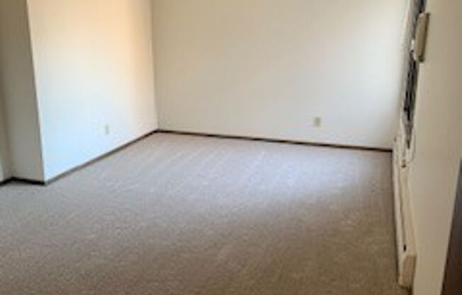 1 bed, 1 bath, 768 sqft, $1,175, Unit 35-107
