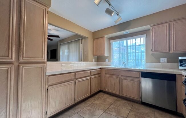 2 beds, 2 baths, $1,600, Unit # 2412