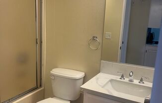 1 bed, 1 bath, $1,700, Unit 204