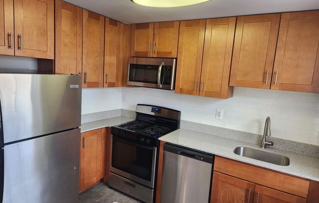 2 beds, 1 bath, 897 sqft, $2,385, Unit A-24