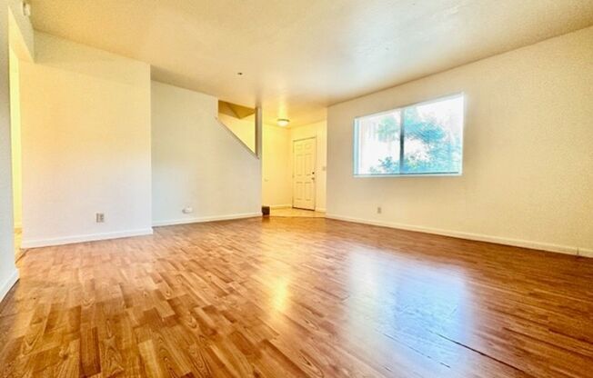 1/2 Off 1 Month of Rent- Signing Bonus! Reserve for Summer 2025. Great 3 Bed/2 Bath Townhouses