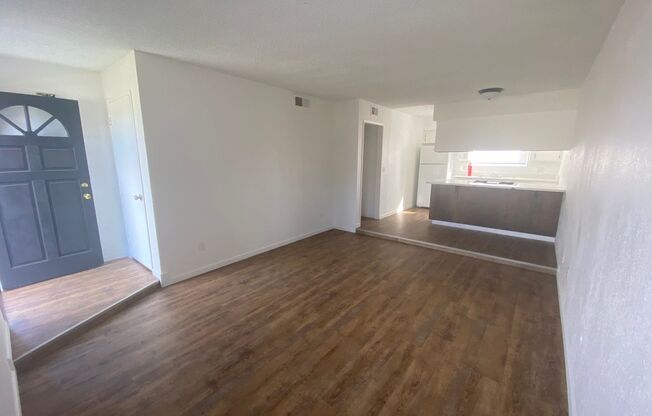 2 beds, 1 bath, $1,150, Unit 1486 N. Lemoore - Apt A