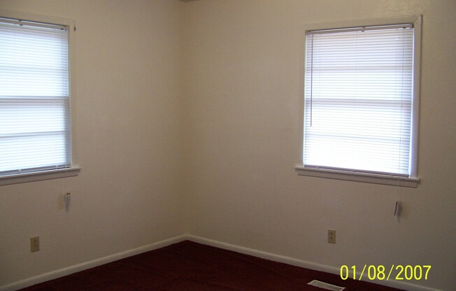 2 beds, 1 bath, $895