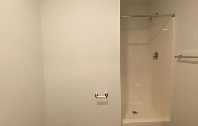Studio, 1 bath, 175 sqft, $1,195, Unit 3203