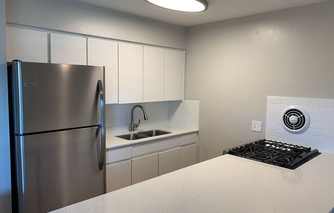 2 beds, 1 bath, $1,595, Unit 7