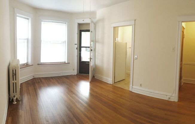 5440-42 N Winthrop Ave