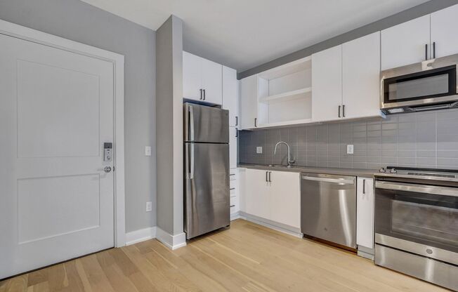 1 bed, 1 bath, 668 sqft, $1,790, Unit #212