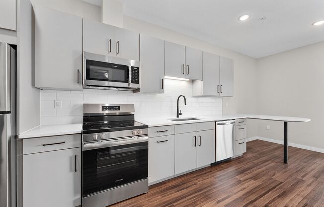 1 bed, 1 bath, 605 sqft, $1,275, Unit 404