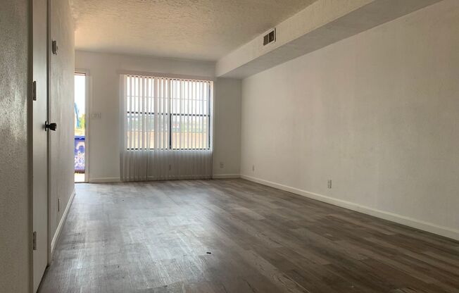 1932 Buena Vista Dr SE