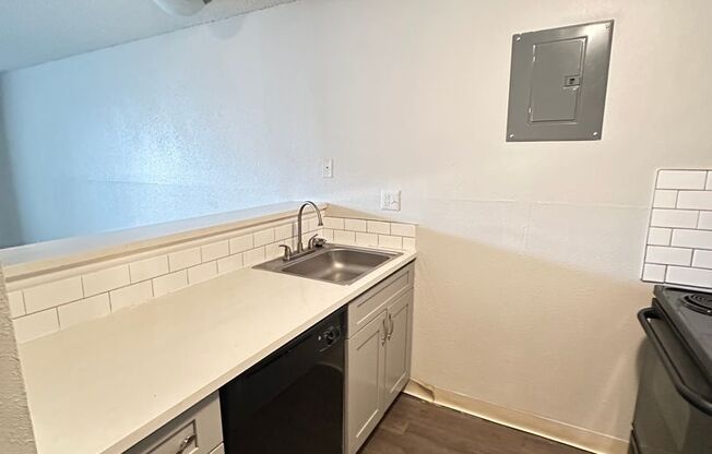 1 bed, 1 bath, 600 sqft, $900, Unit A1-G15