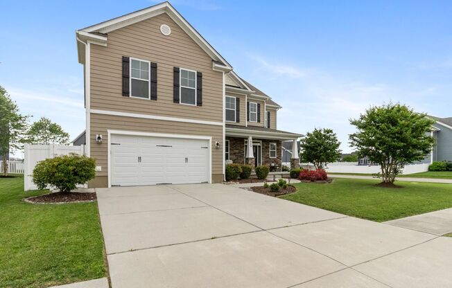 5 Bedroom 3.5 bath home in Hickory Landing