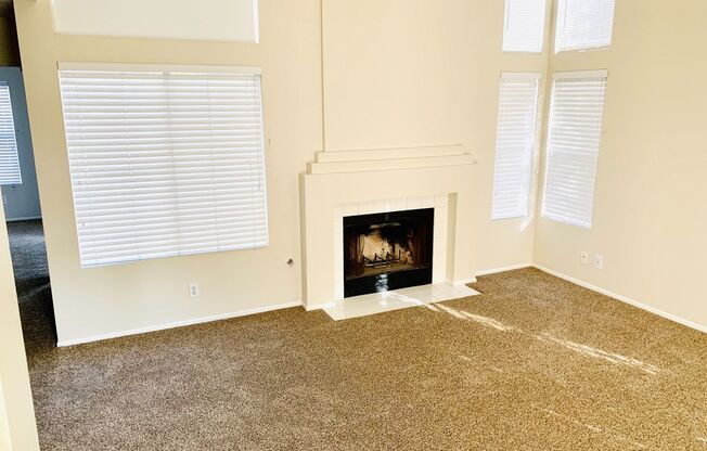 WONDERFUL 3 BEDROOM/2.5 BATHROOM HOME IN TEMECULA! ONLY $3,095/mo!
