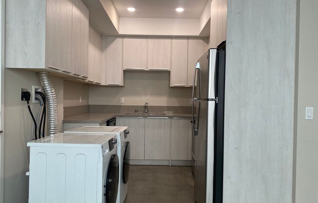 2 beds, 1 bath, 715 sqft, $2,600, Unit 11246-207