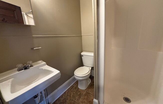 1 bed, 1 bath, 389 sqft, $899, Unit 7