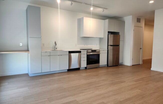 1 bed, 1 bath, 579 sqft, $1,412, Unit 302