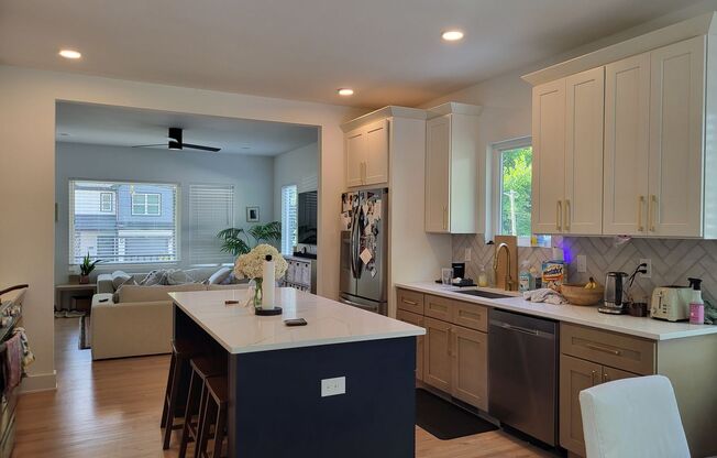 Furnished home in Lincoln Heights