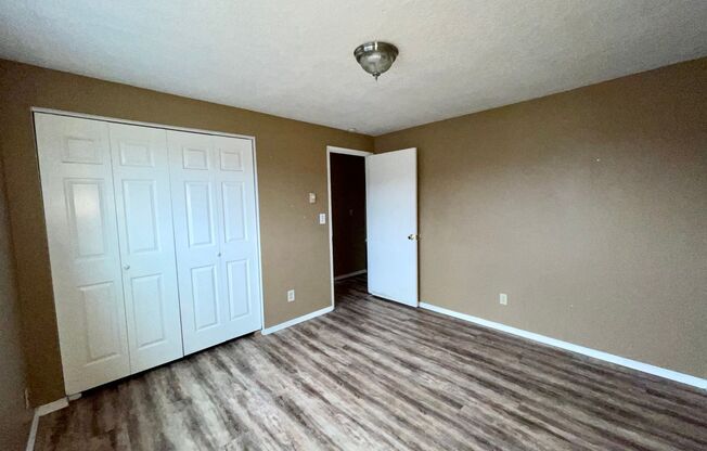 3 beds, 1 bath, 1,000 sqft, $1,495, Unit 12