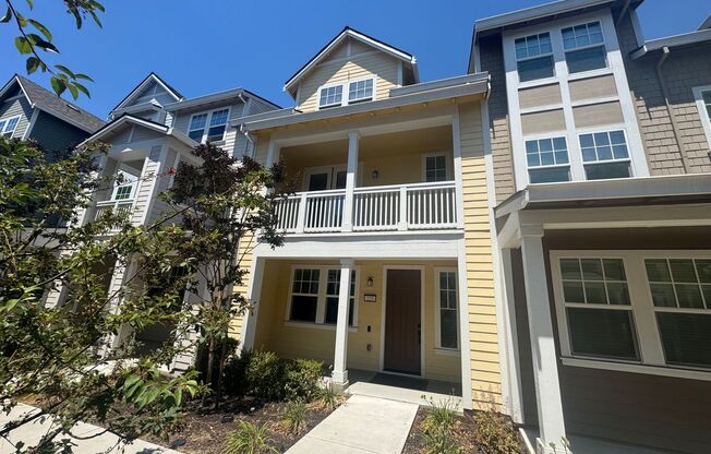 Beautiful 3 bed 2.5 bath Townhouse in Mountain View. This is a must see.