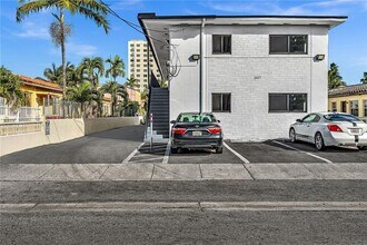 1027 SW 3 ST