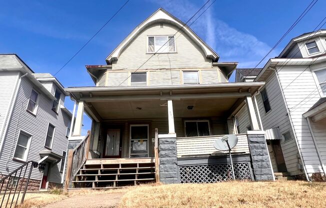 409 East Garfield Avenue (Full Service)